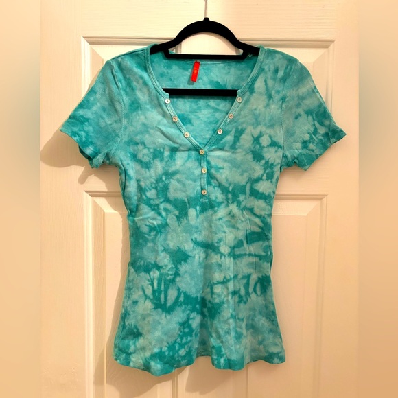 MeKo green tie dye henley style tee - large - Picture 1 of 6